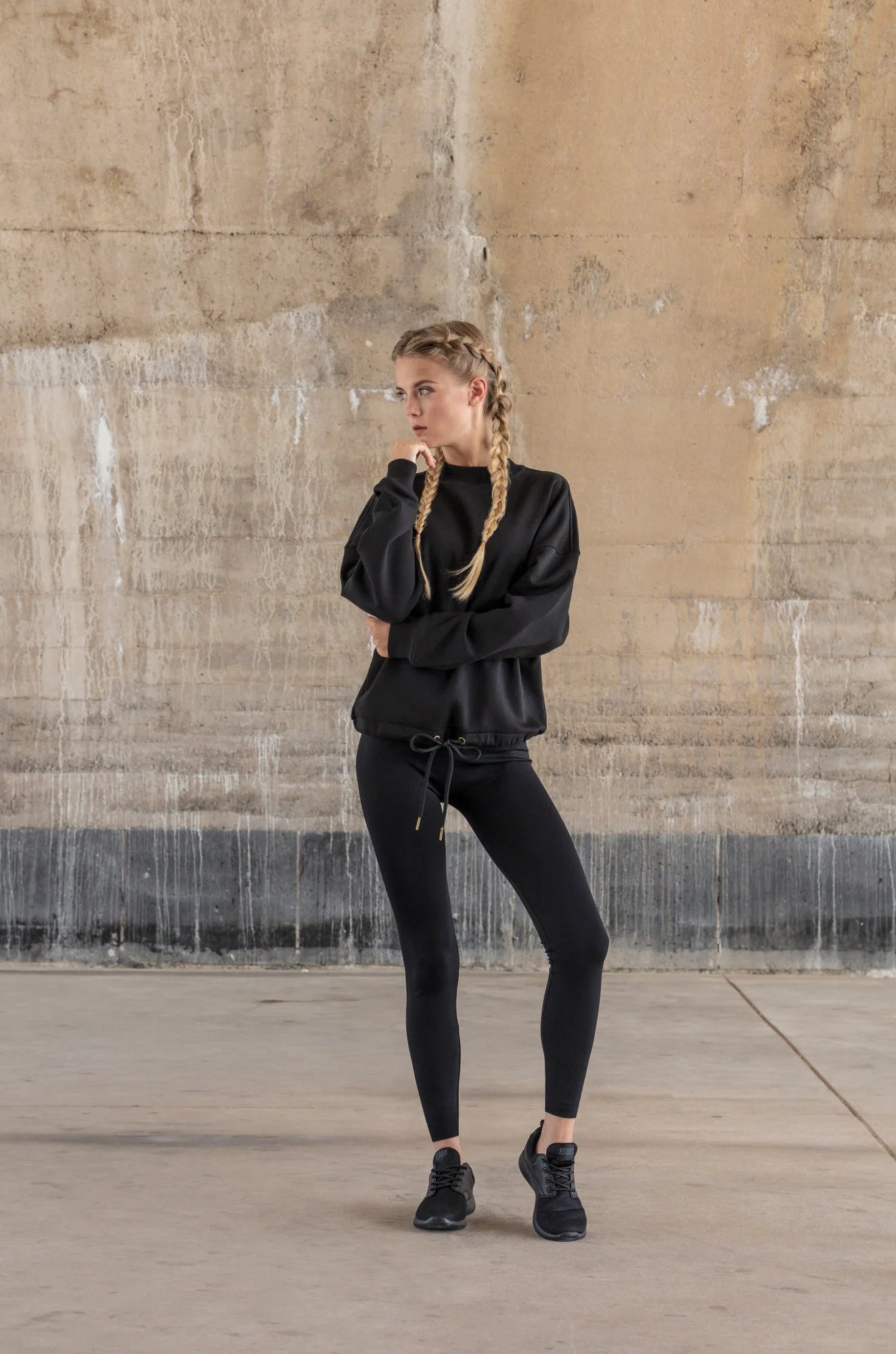Women's oversize crew neck