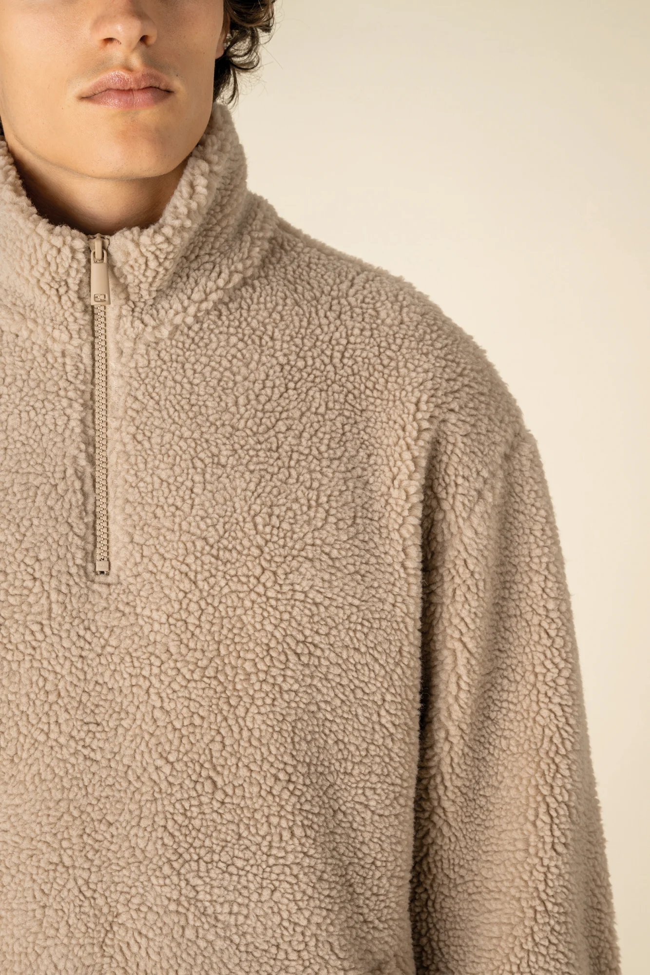 Spasso Uniseks sweater van sherpa met kwartrits en afhangende schouders