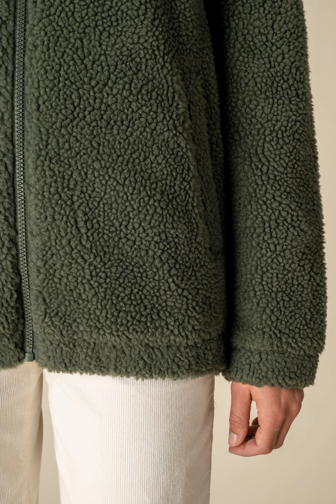 Spasso Uniseks sweater van sherpa met rits en afhangende schouders