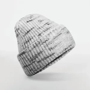 Beechfield® Grof gebreide muts met patch