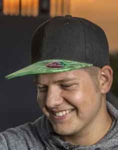Result Bronx glitter snapbackpet met platte klep