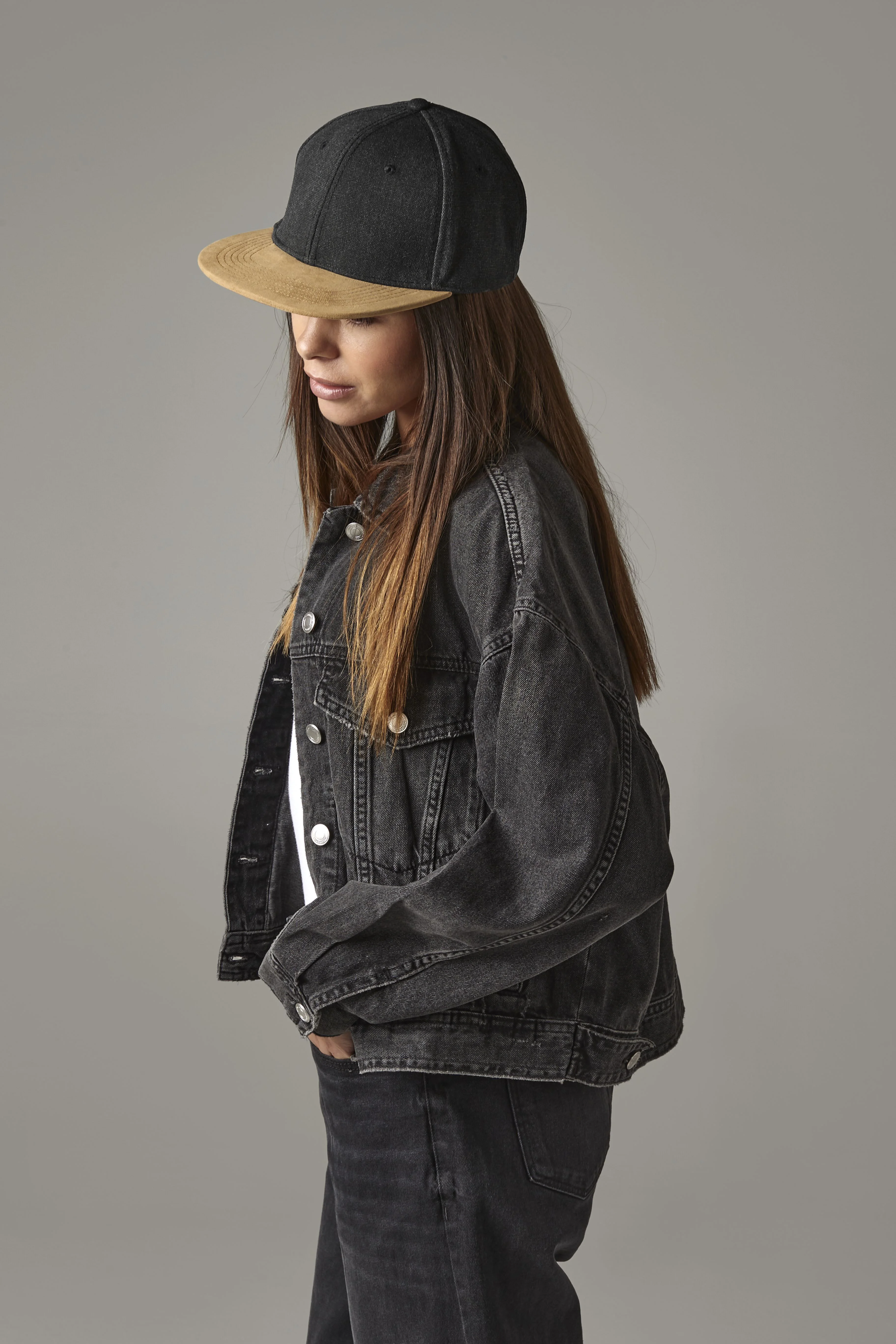 Suede peak snapback