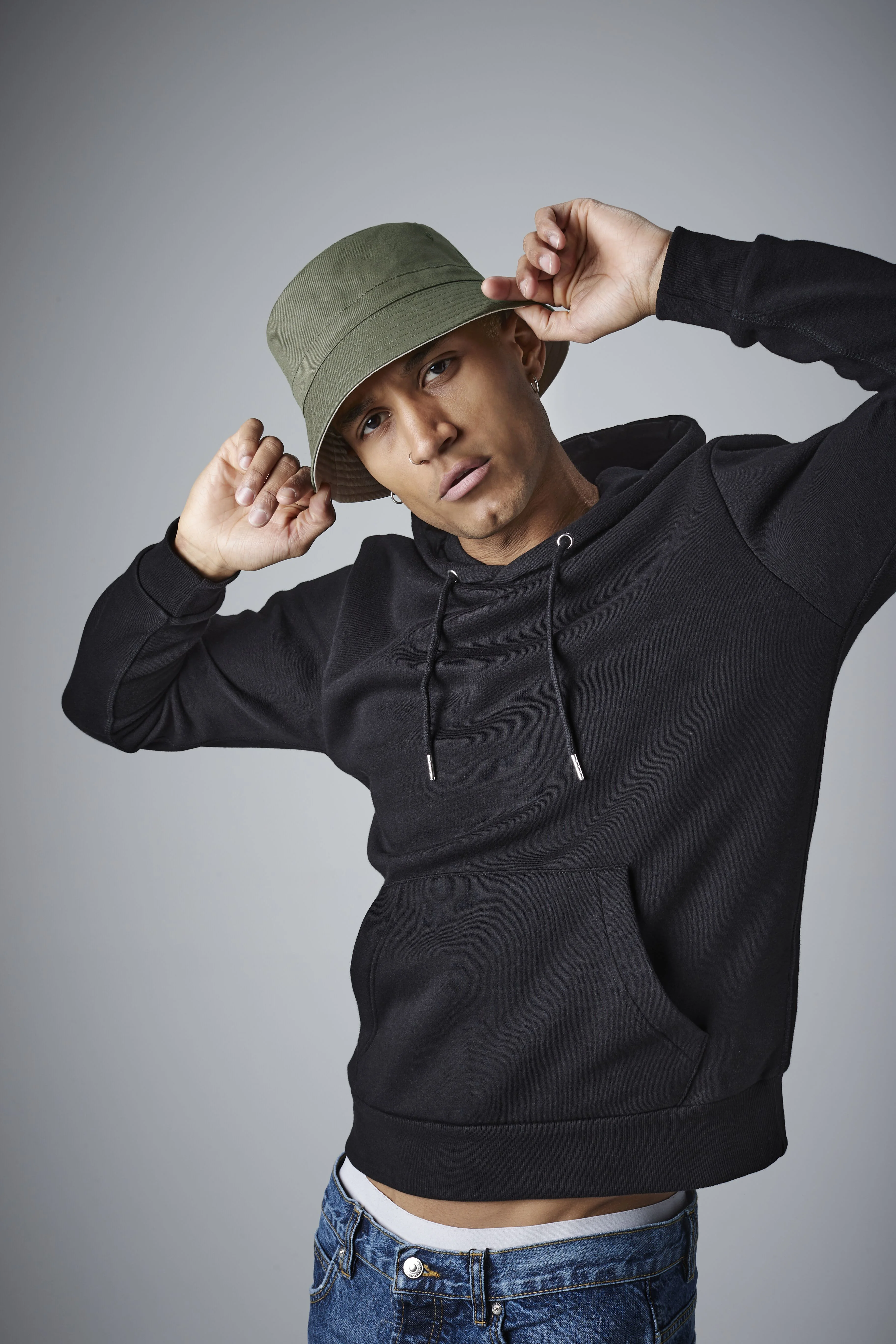 Reversible bucket hat