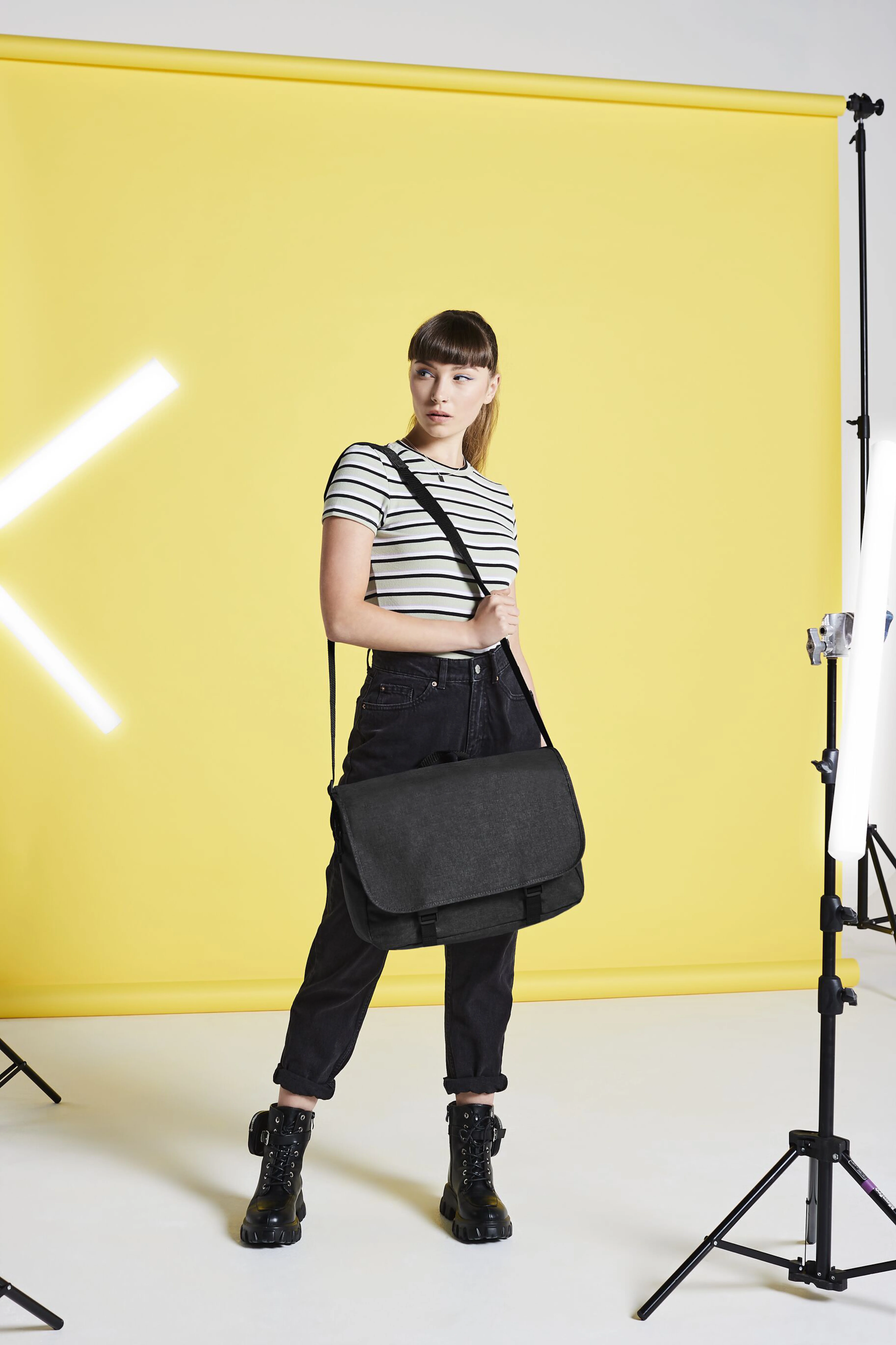 Two-tone digital messenger