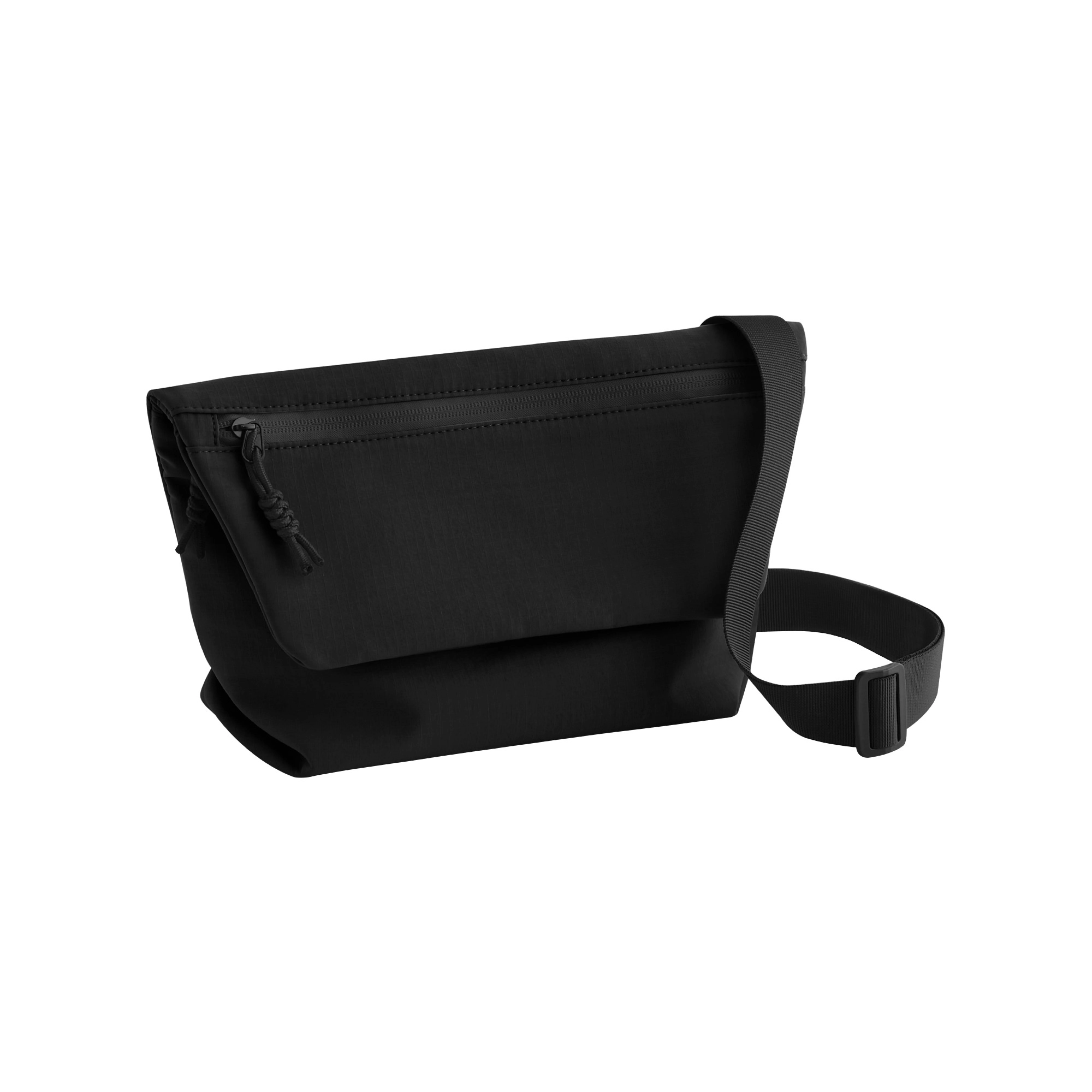 BG823_Black_FT
