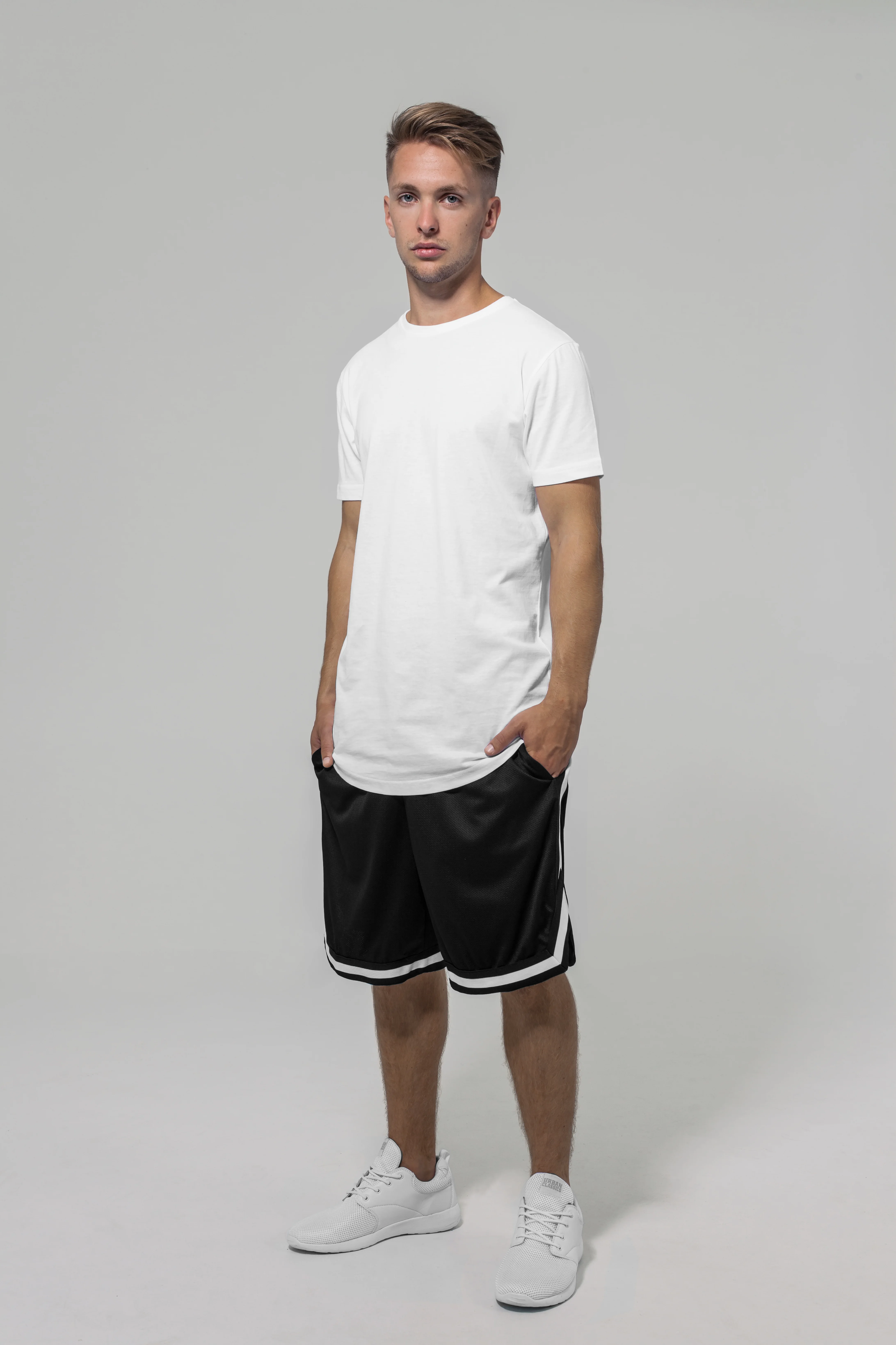 Two-tone mesh shorts