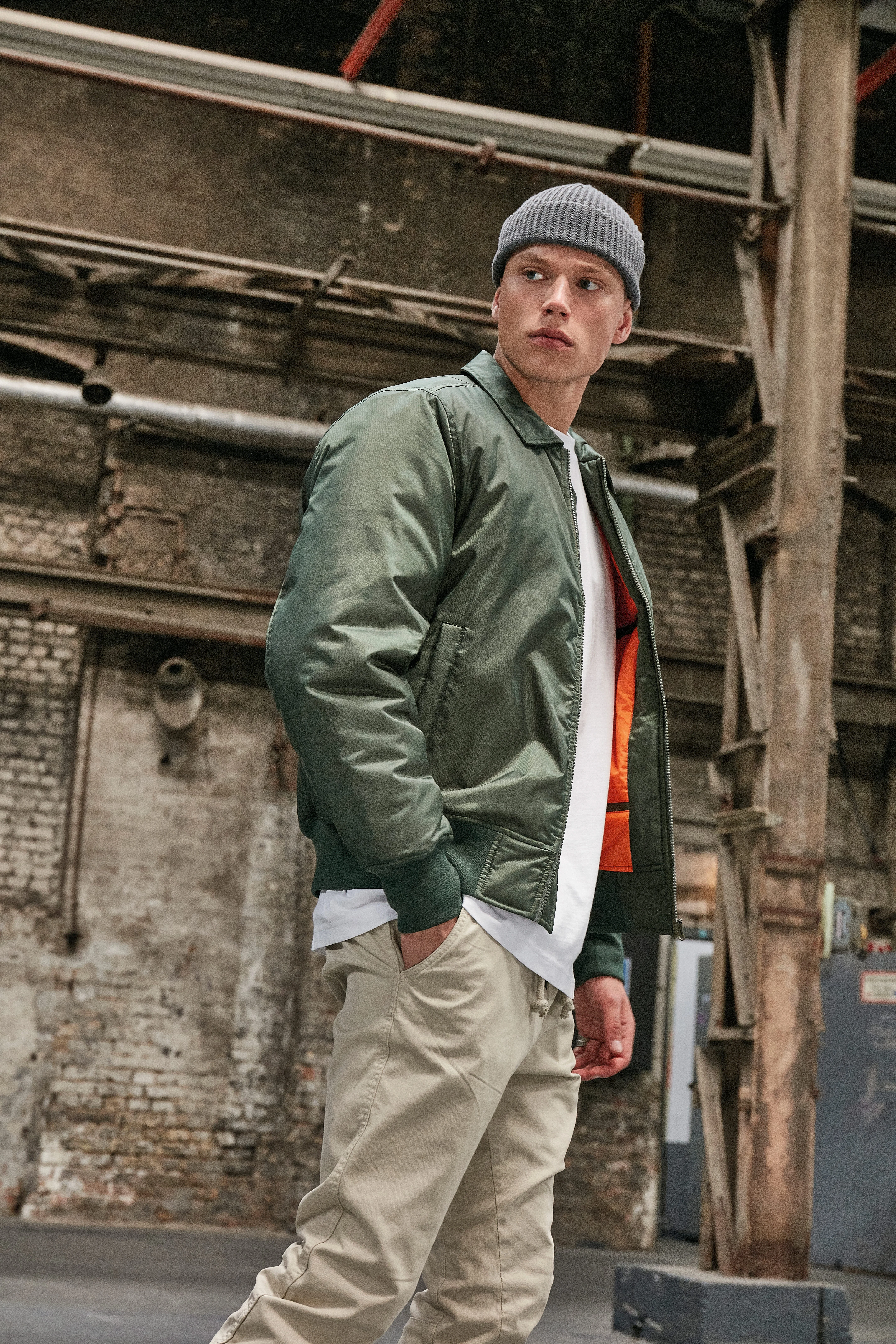 Collar bomber jacket