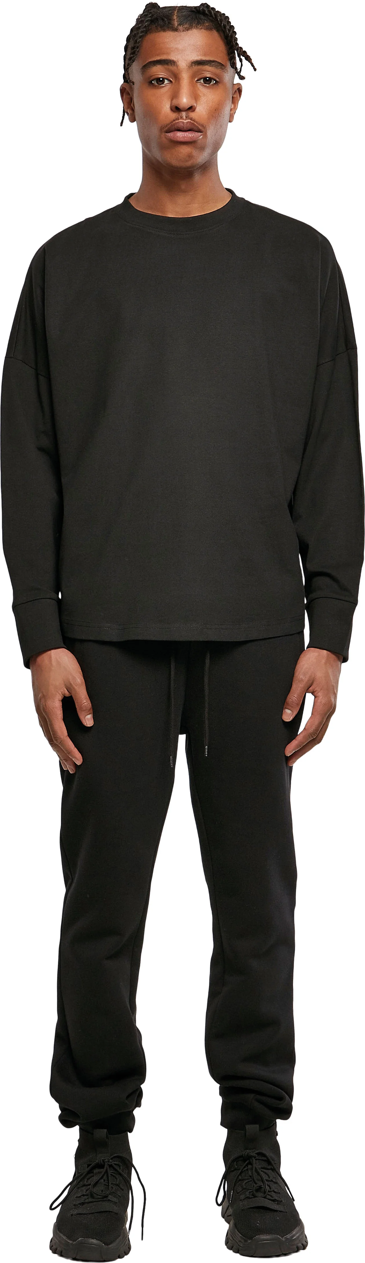Oversize cut on sleeve long sleeve