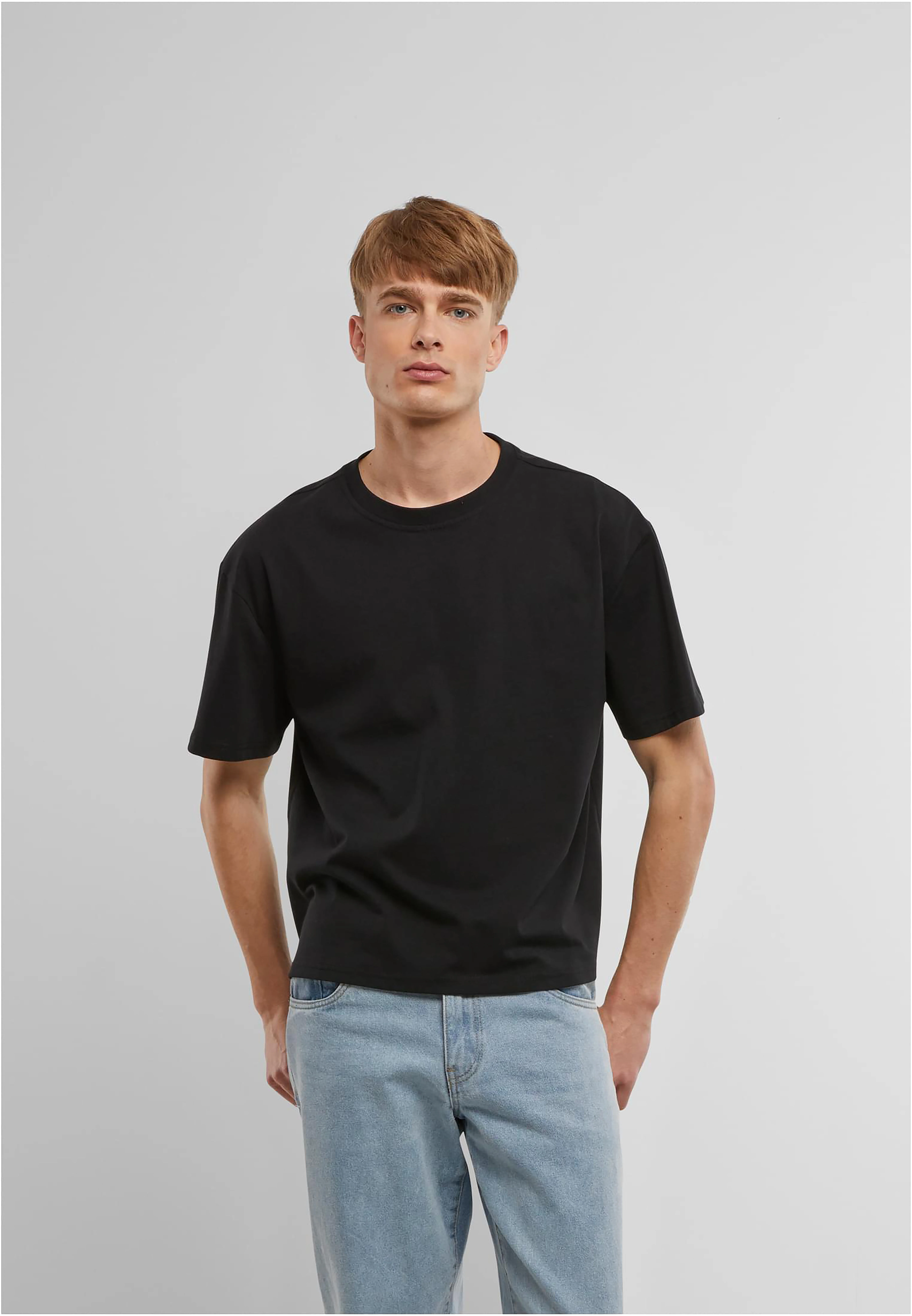 Cropped oversize tee