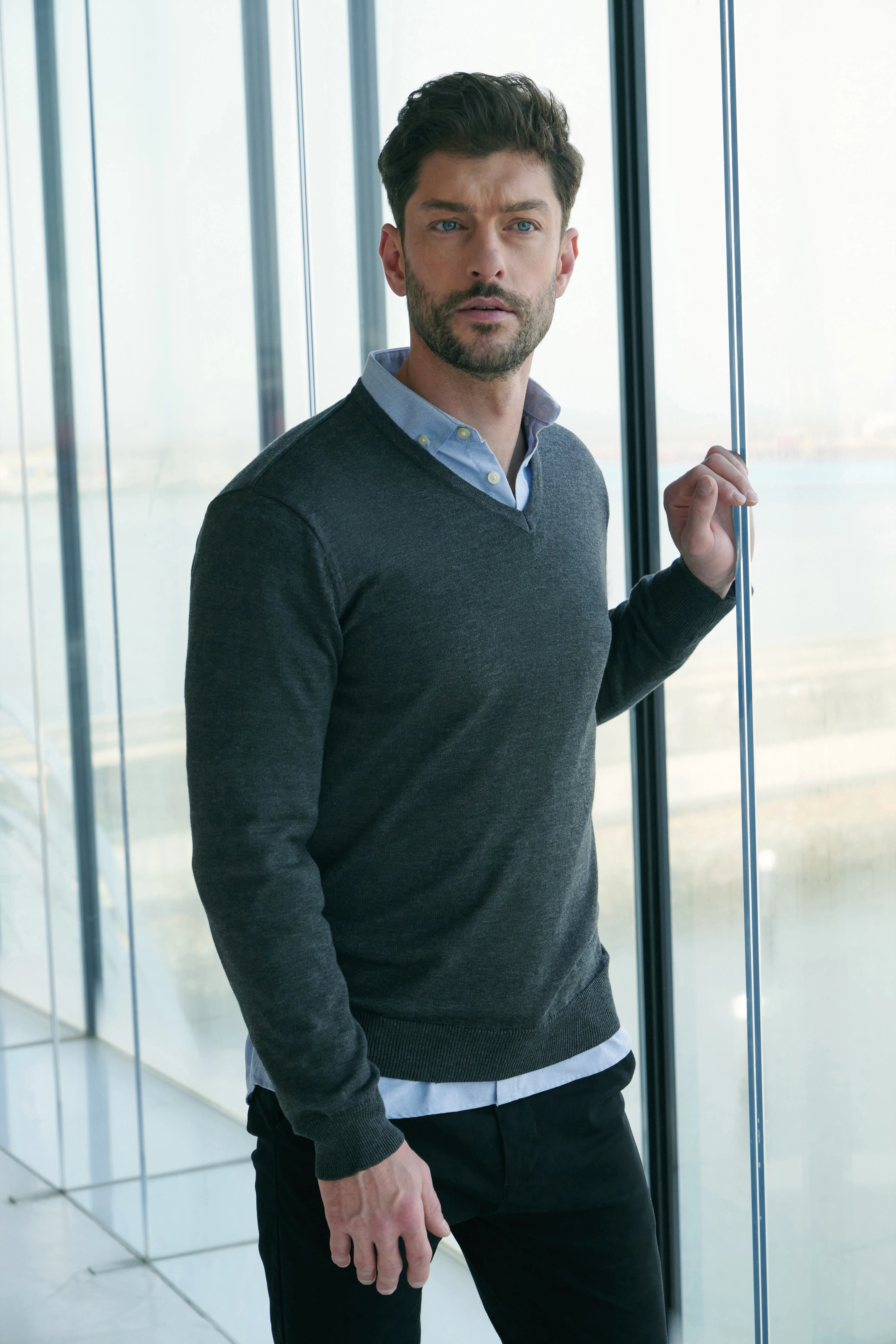 12 gauge v-neck jumper