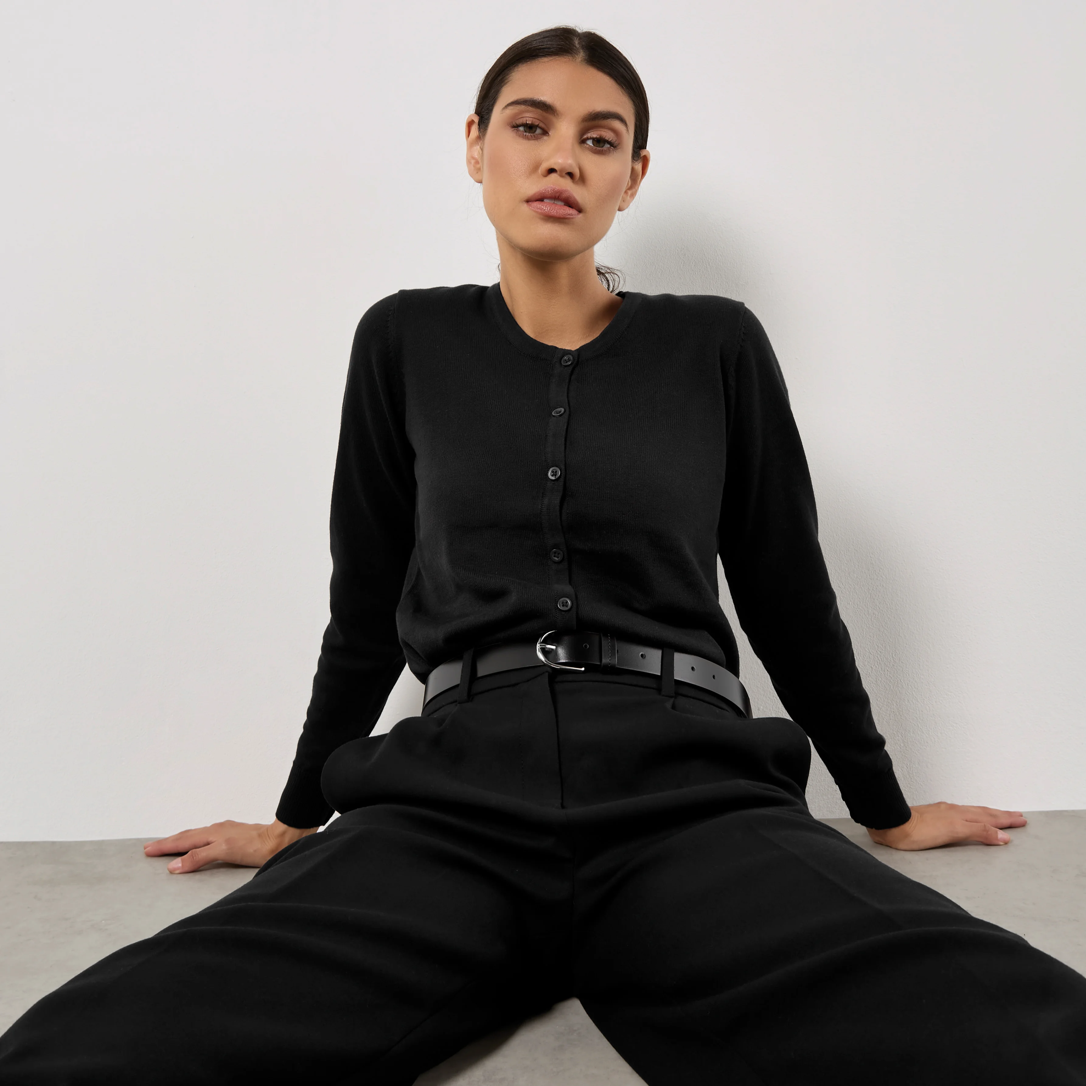 Kustom Kit Women`s Classic Fit Arundel Crew Neck Cardigan