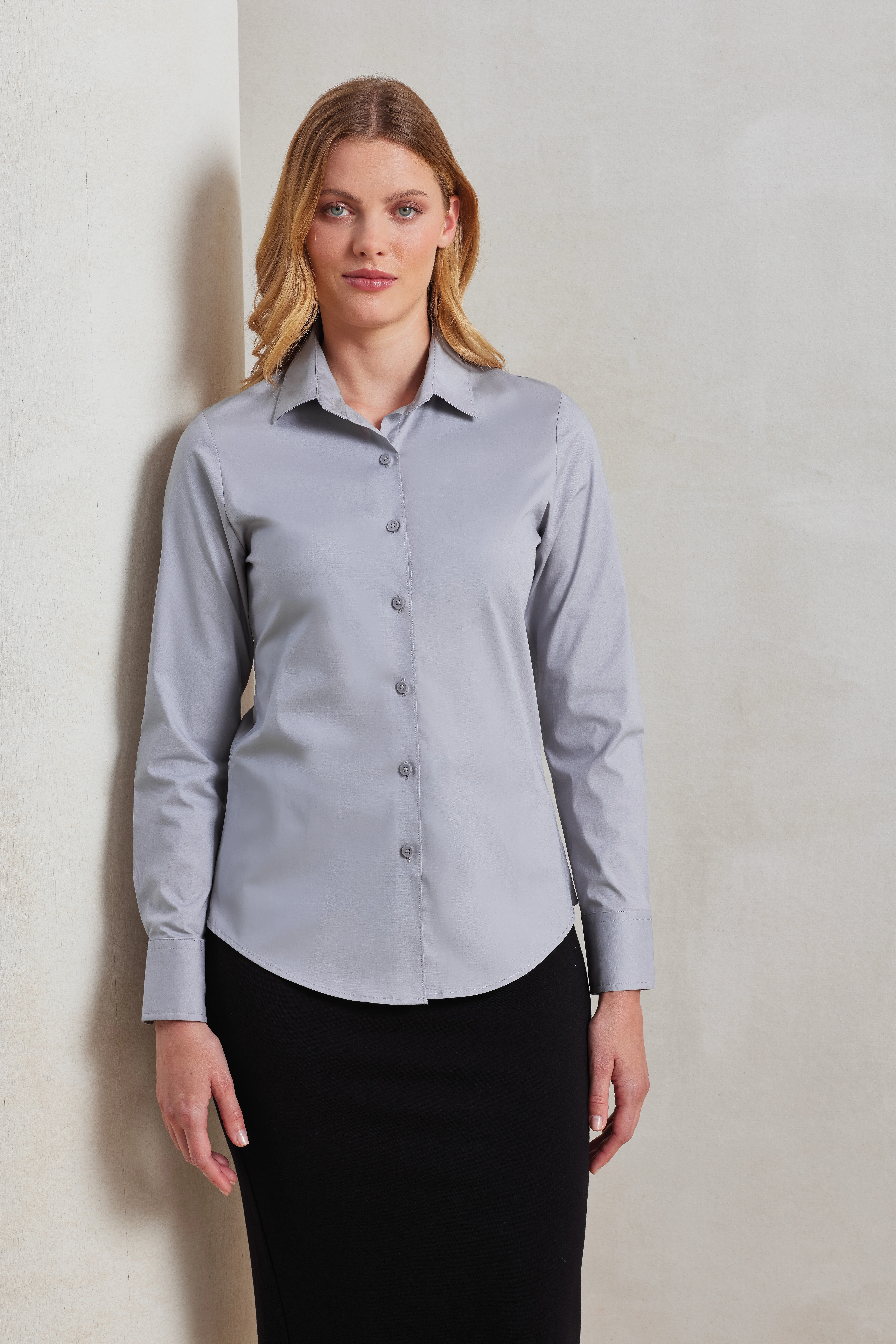 Women's stretch fit cotton poplin long sleeve blouse