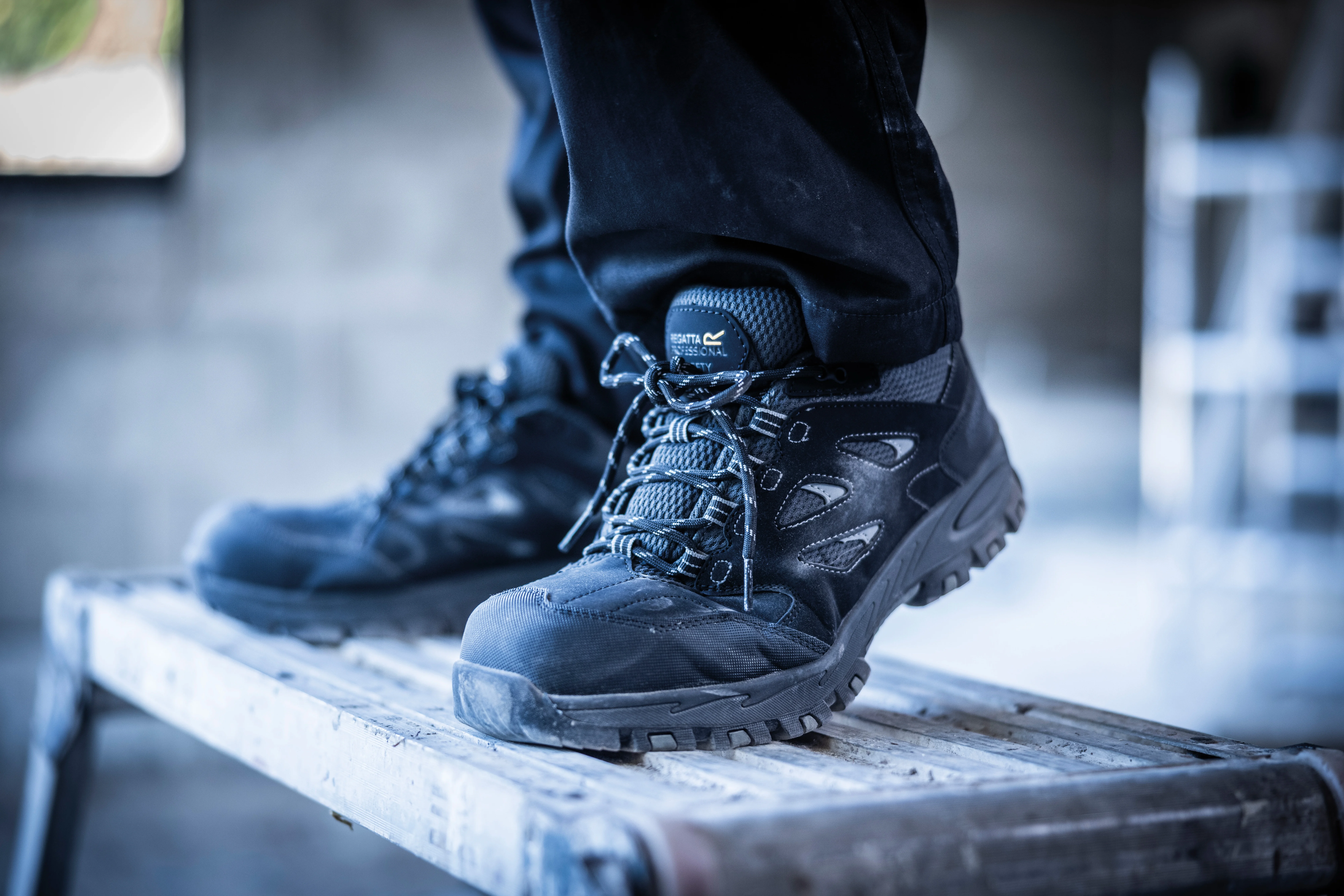 Mudstone S1P safety trainers
