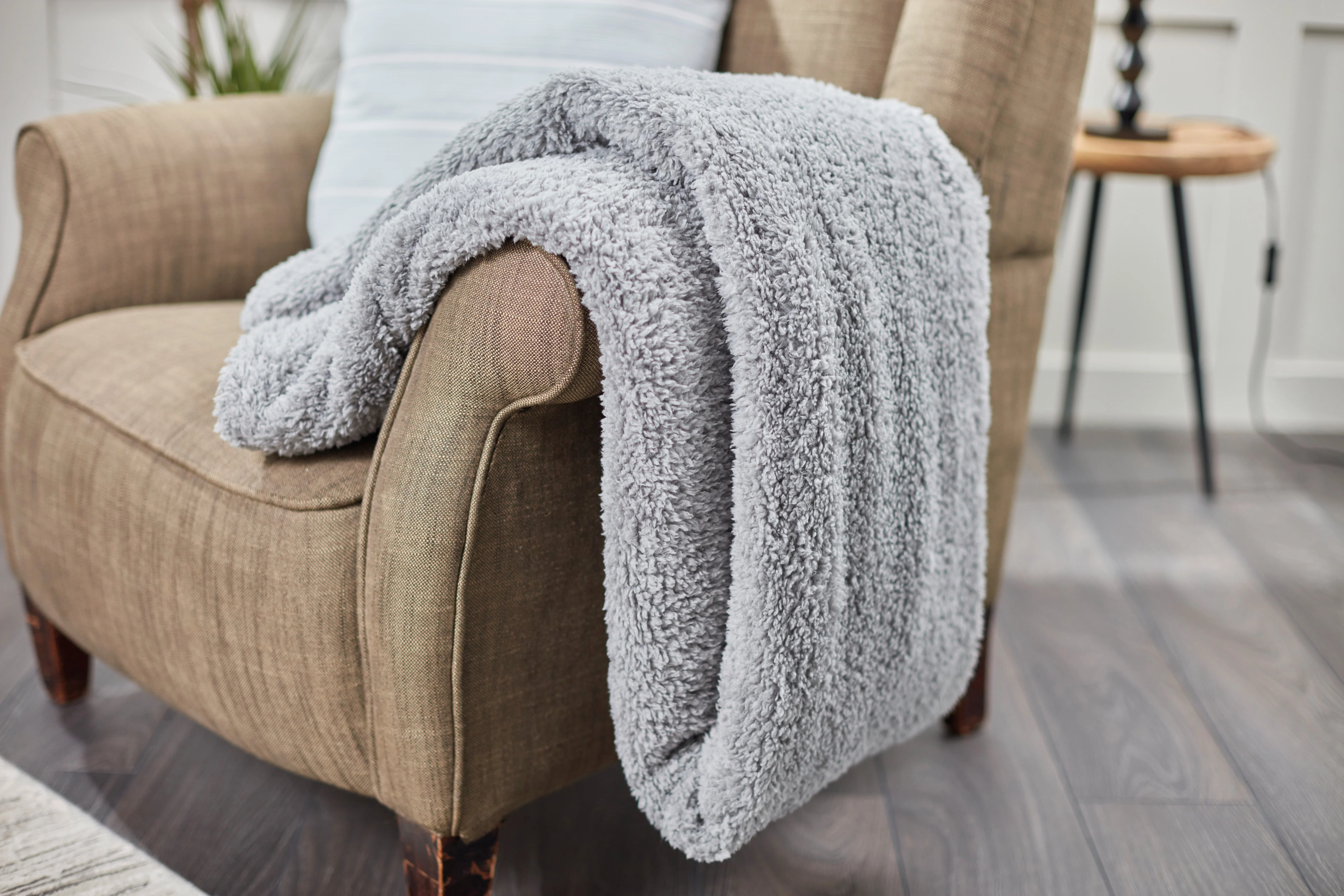 The Ribbon teddy bear fabric throw