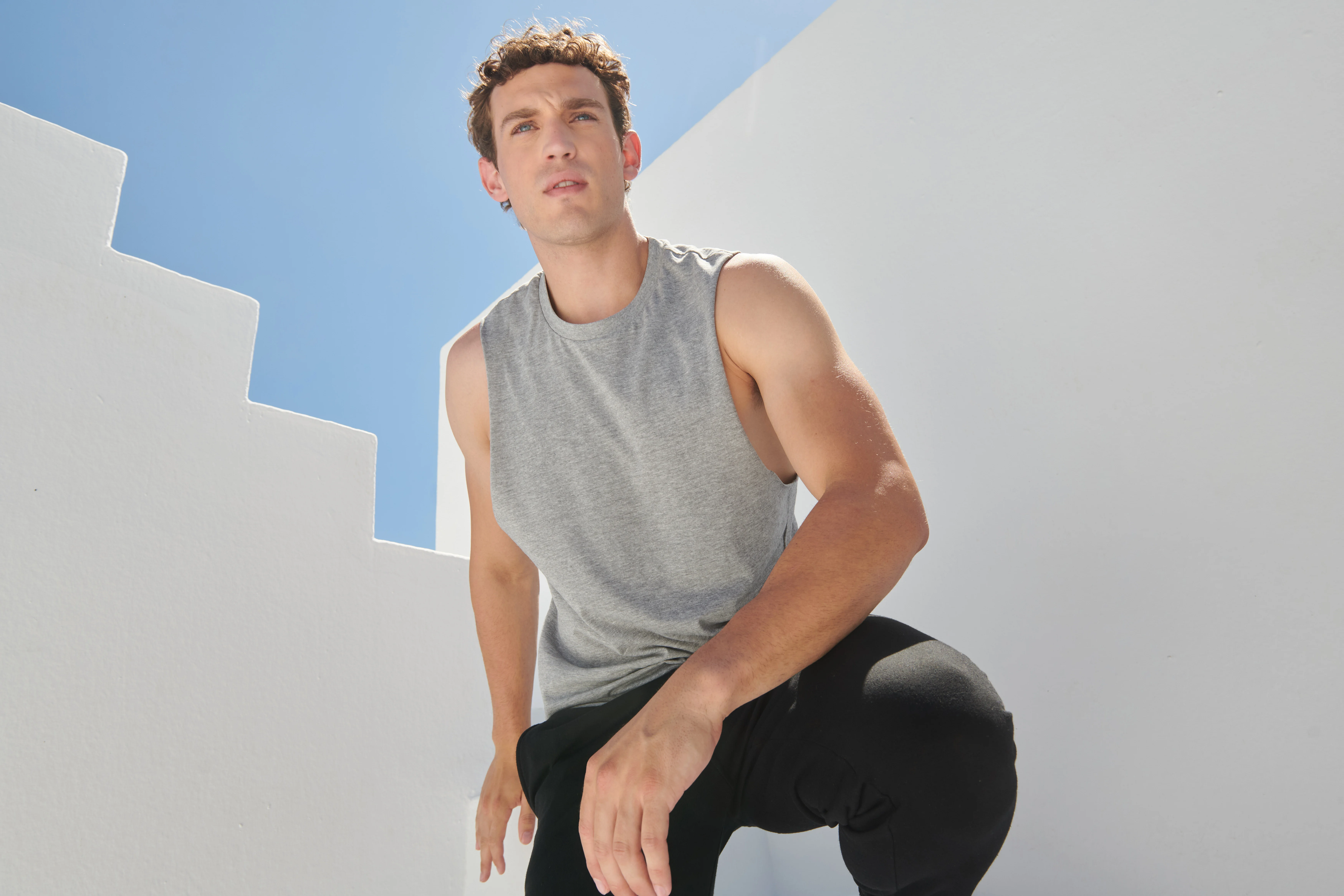 High neck slash armhole vest