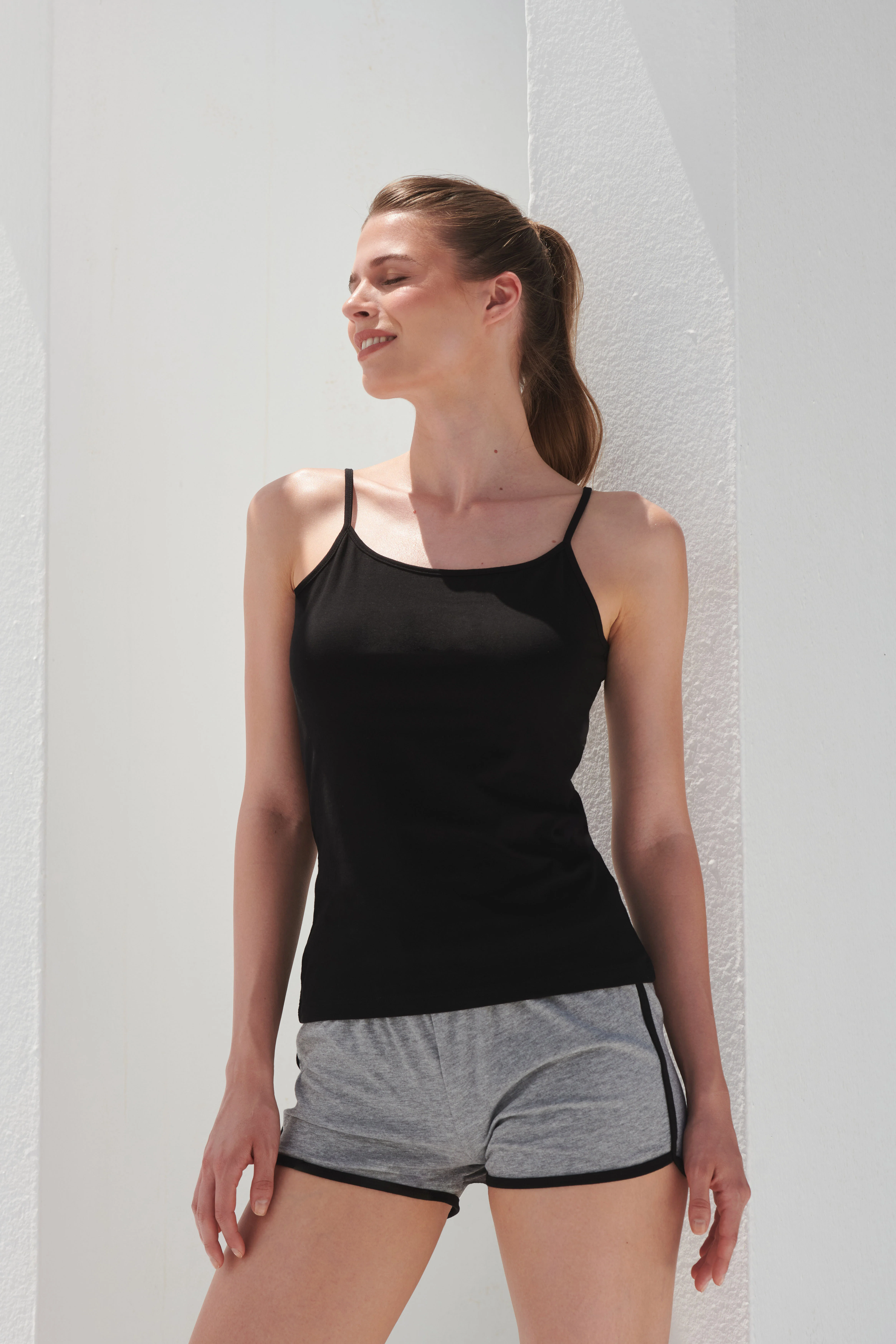 Women's feel-good stretch spaghetti vest