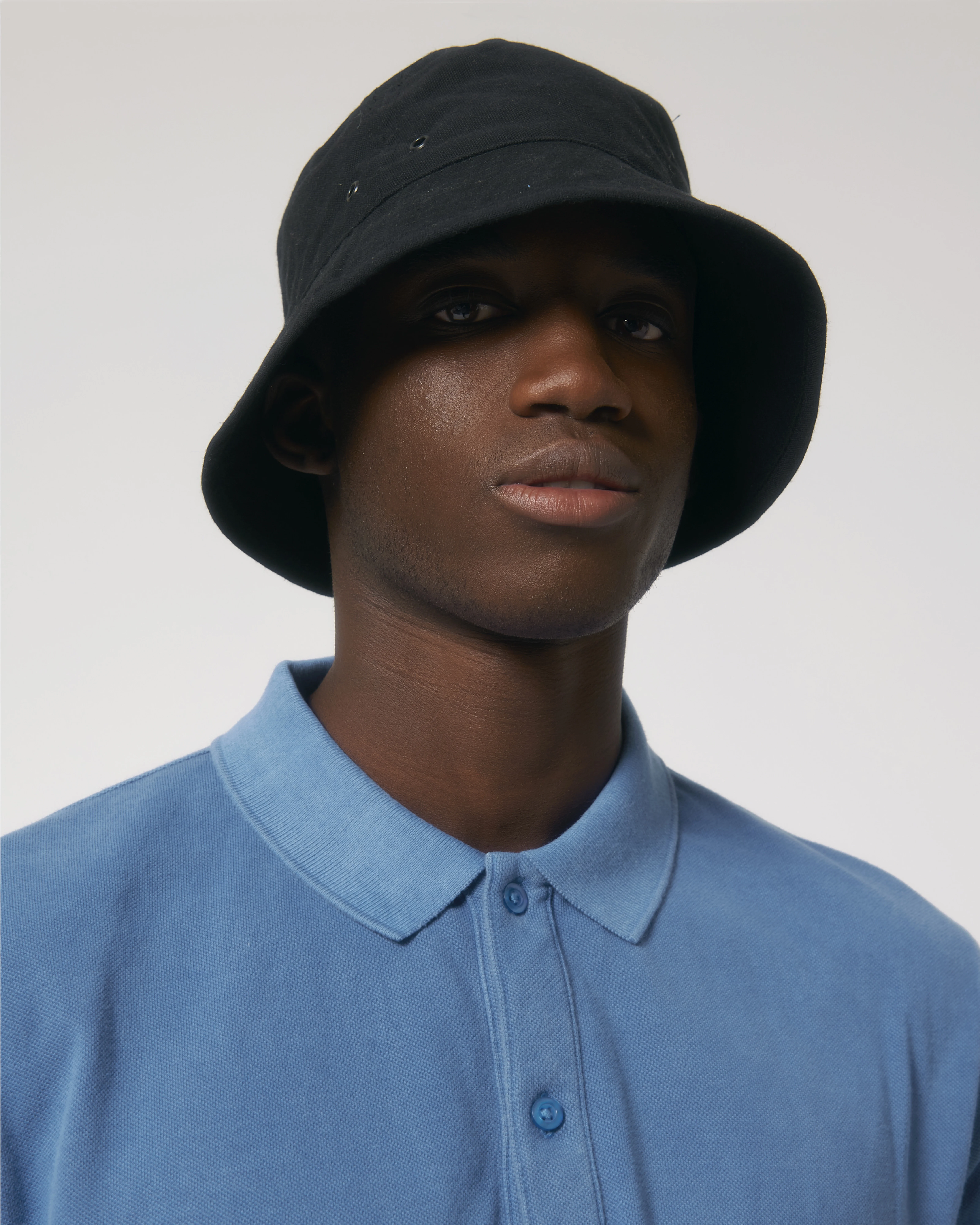 Bucket hat with metal eyelets (STAU893)