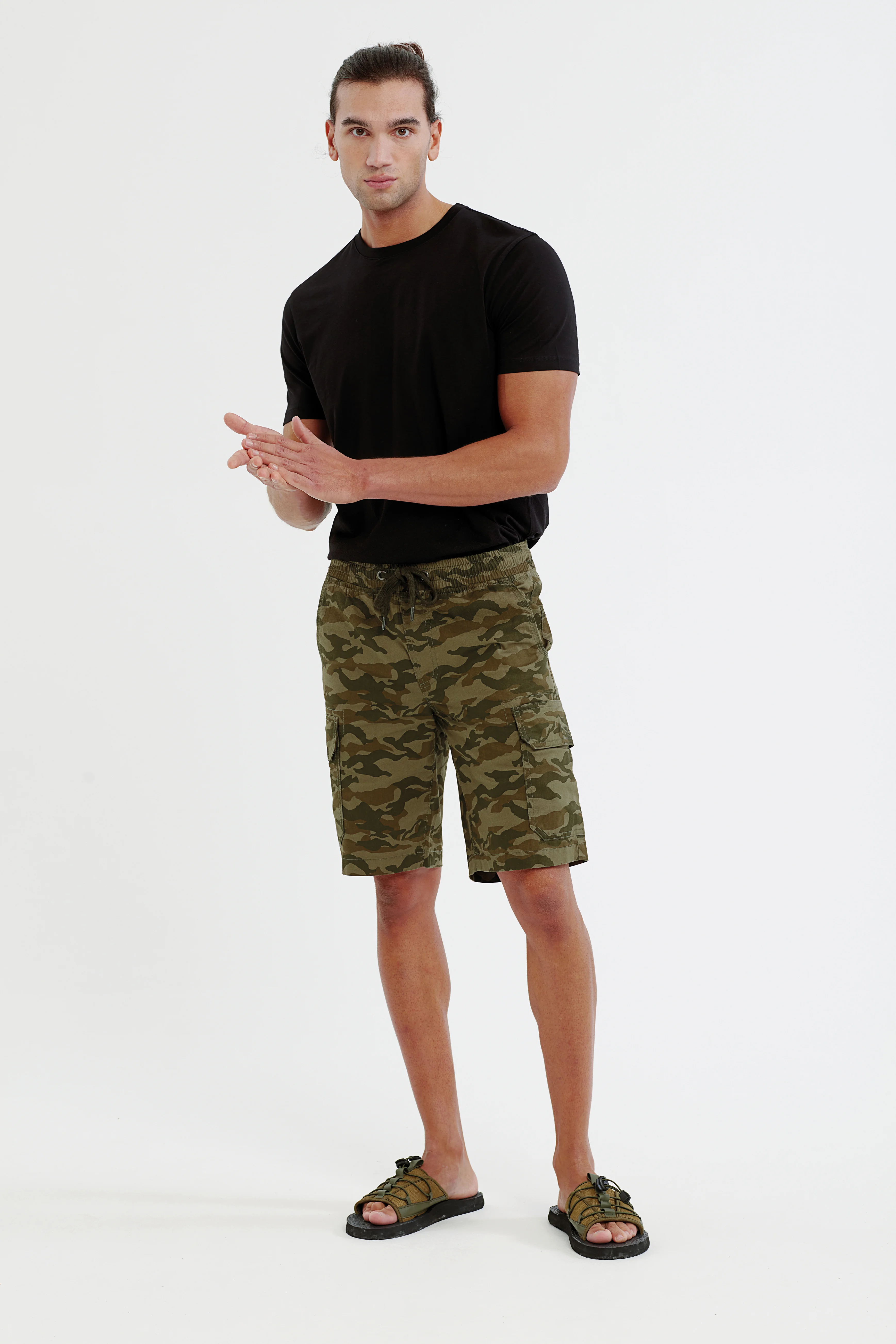 Men’s camo cargo utility shorts