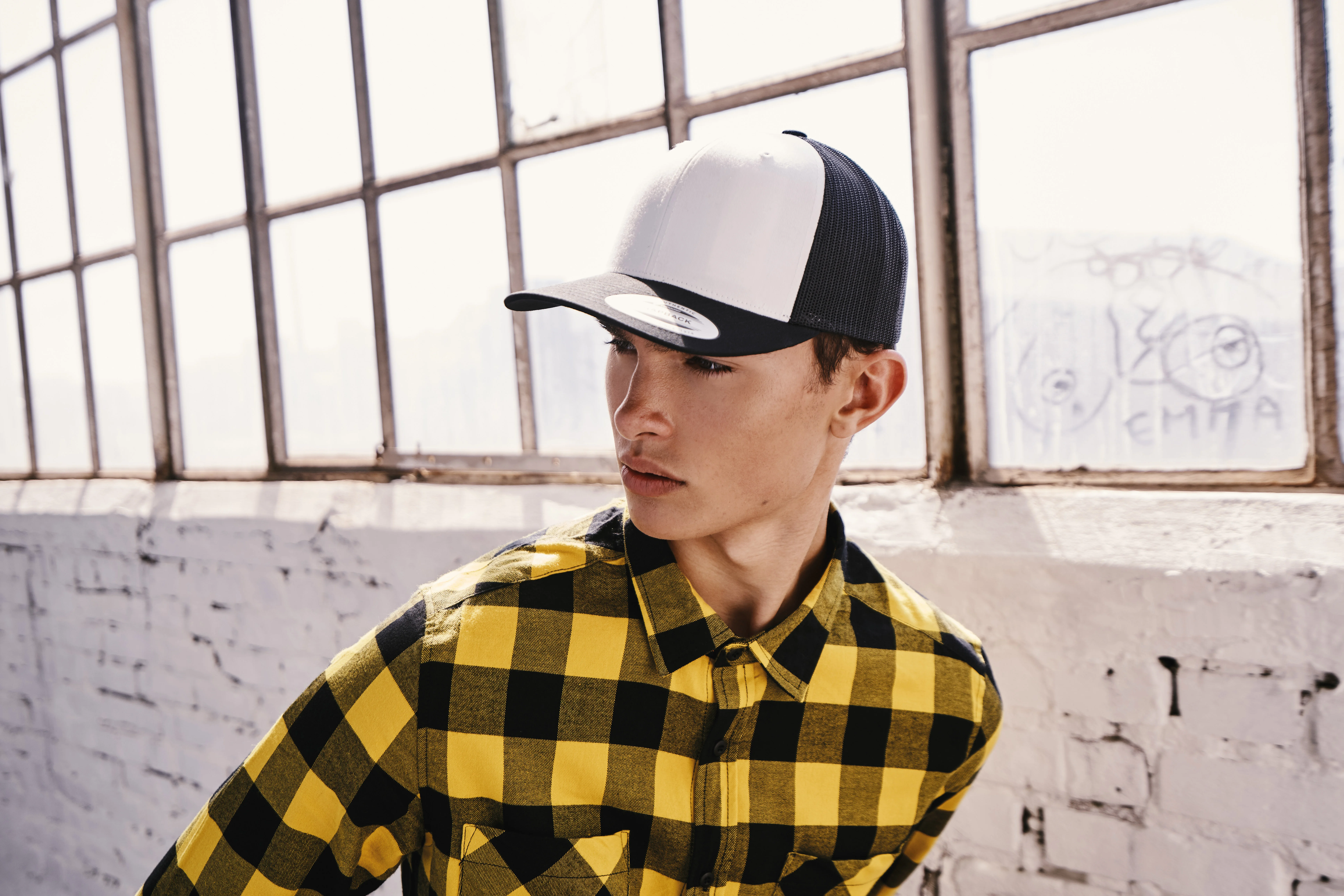 Retro trucker coloured front (6606CF)